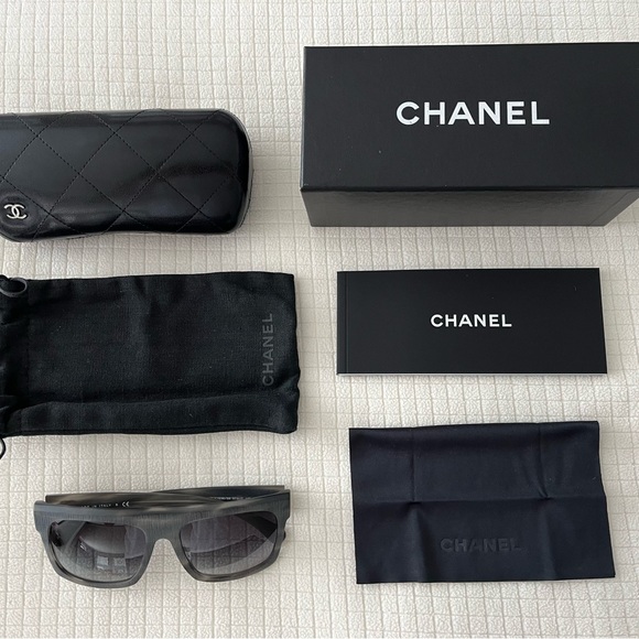 CHANEL CC Logo Sunglasses with quilted hard case - Picture 6 of 14